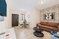 Building Photo - 3031 NE 4th Ave