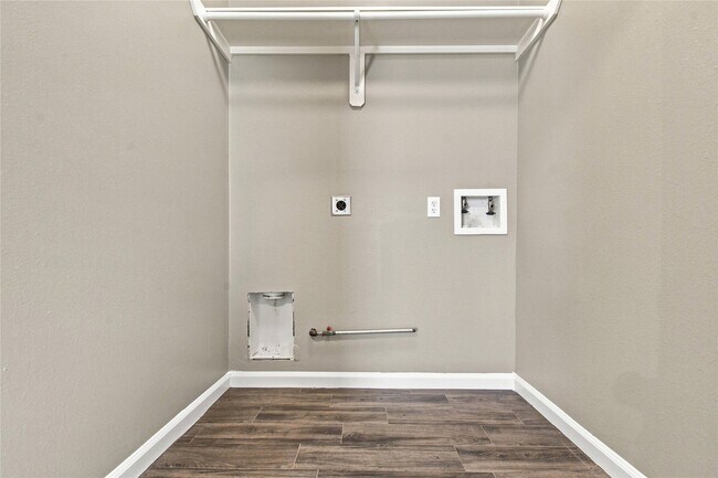 Building Photo - 5419 Teakwood Ln