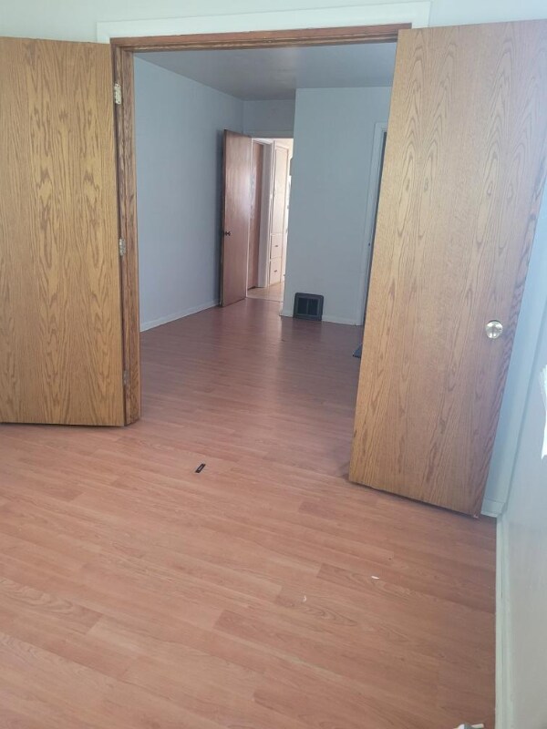 Building Photo - 2417 N Rockton Ave