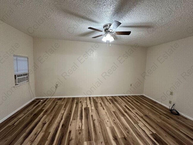 Building Photo - Cozy 3 bedroom 1.5 bathroom home.