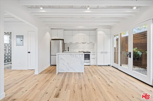 Building Photo - 4027 Moore St