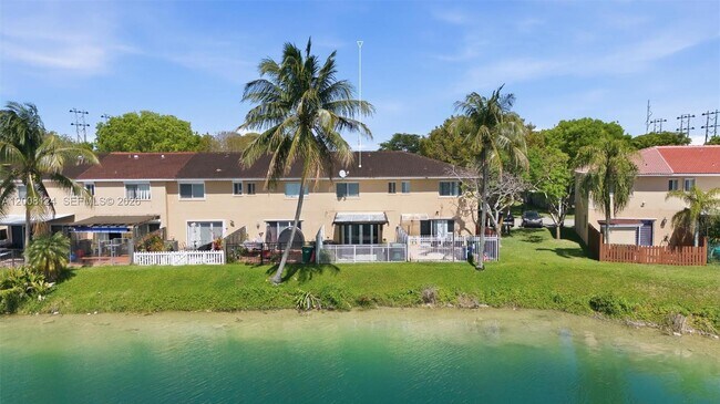 Building Photo - 17530 SW 139th Ct