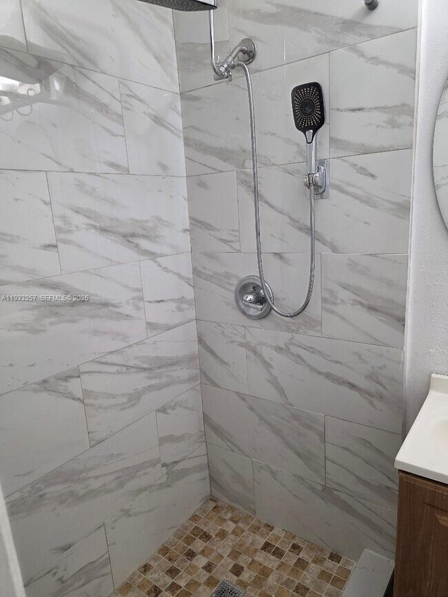 Building Photo - 14840 Naranja Lakes Blvd