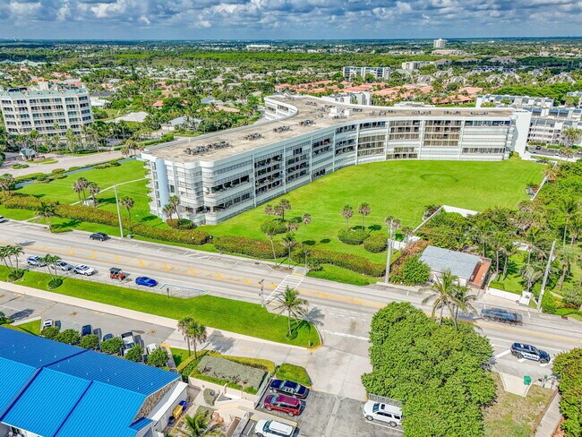 Building Photo - 1300 Jimmy Buffett Mem Hwy