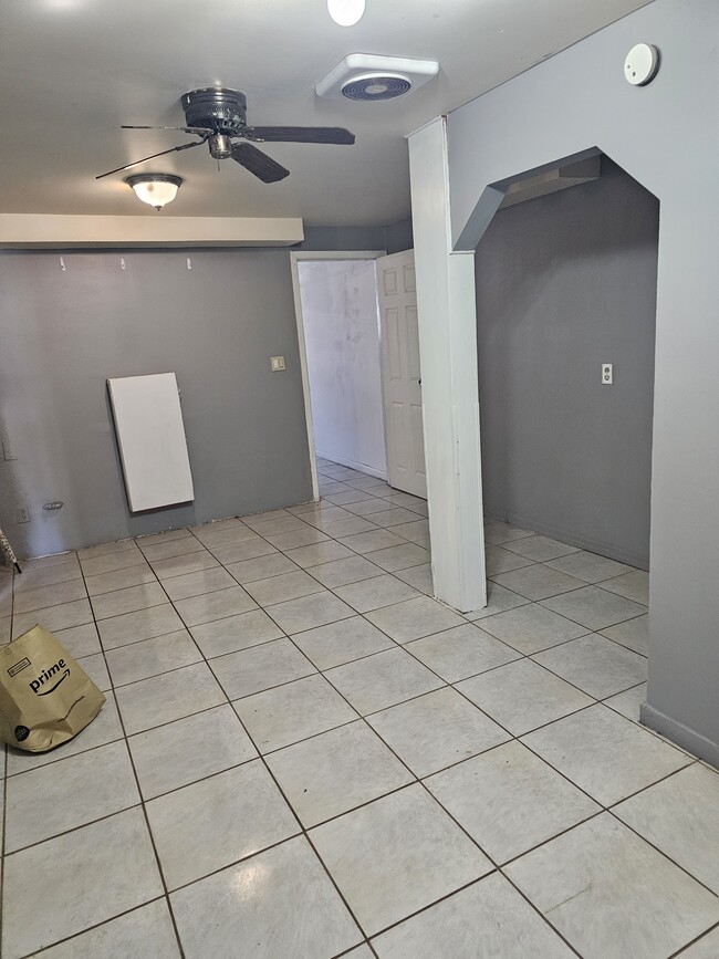 Building Photo - 108 Sussex St