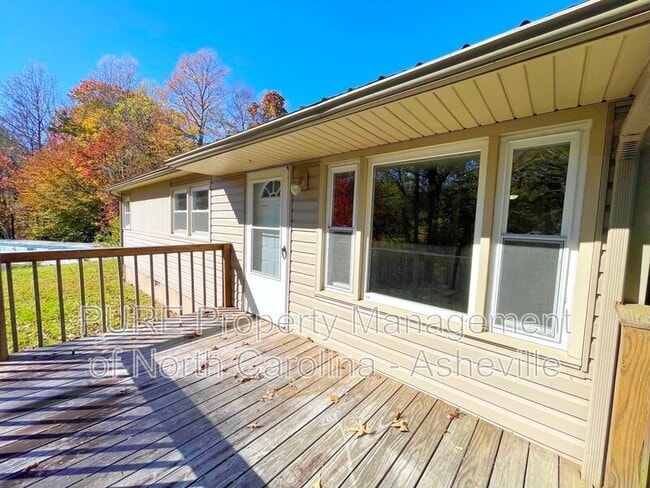 Primary Photo - 53 Magic Dr