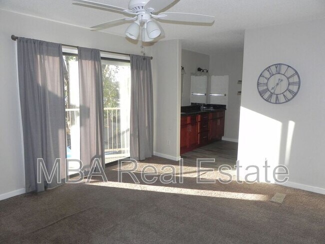 Building Photo - 15650 N 19th Ave