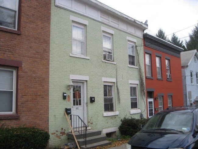 Building Photo - 9 Robbins Ave