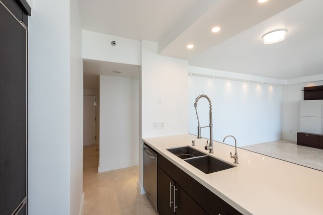 Building Photo - 4201 Collins Ave
