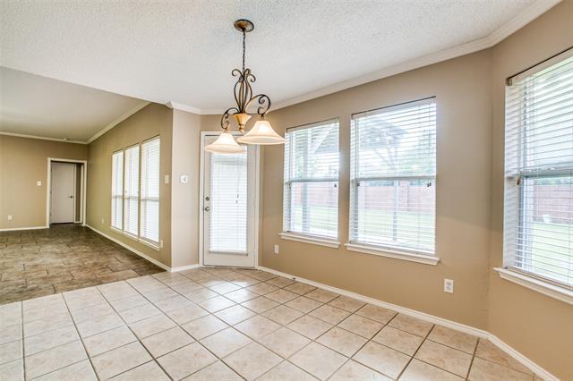 Building Photo - 14 Enchanted Ct