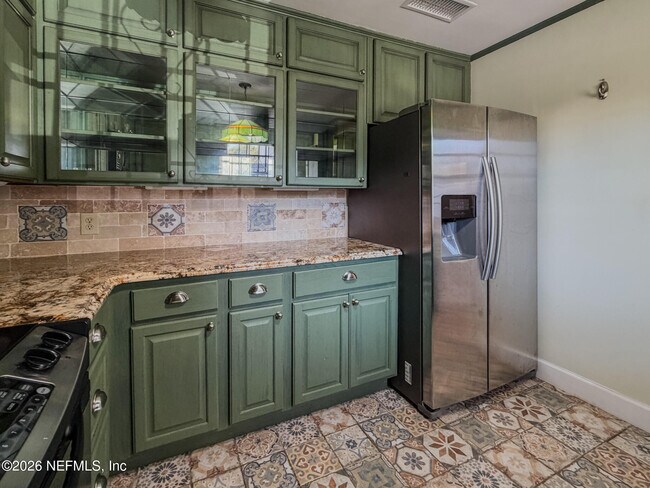 Building Photo - 2950 St Johns Ave