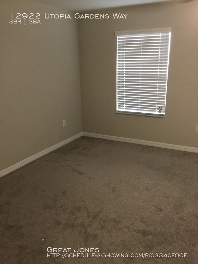 Building Photo - 12922 Utopia Gardens Way