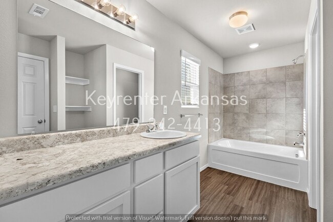 Building Photo - 811 E Sparrow Cir