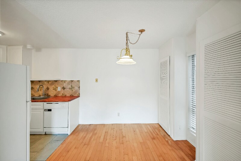 Building Photo - 47 Dearborn Pl