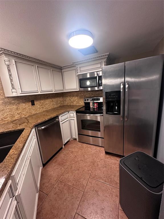 Building Photo - 15002 Windward Dr