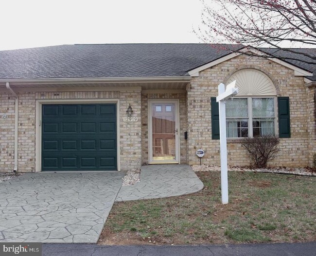 Building Photo - 12909 Little Hayden Cir