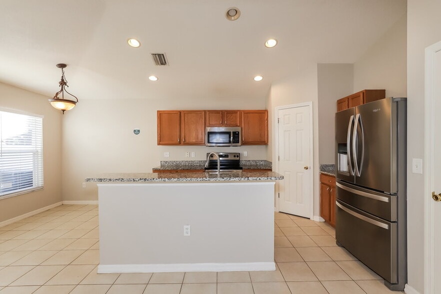 Building Photo - 9421 Cypress Harbor Dr
