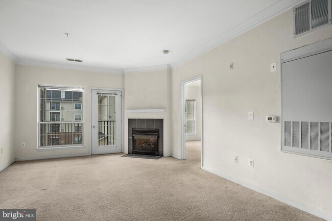 Building Photo - 4850 Eisenhower Ave
