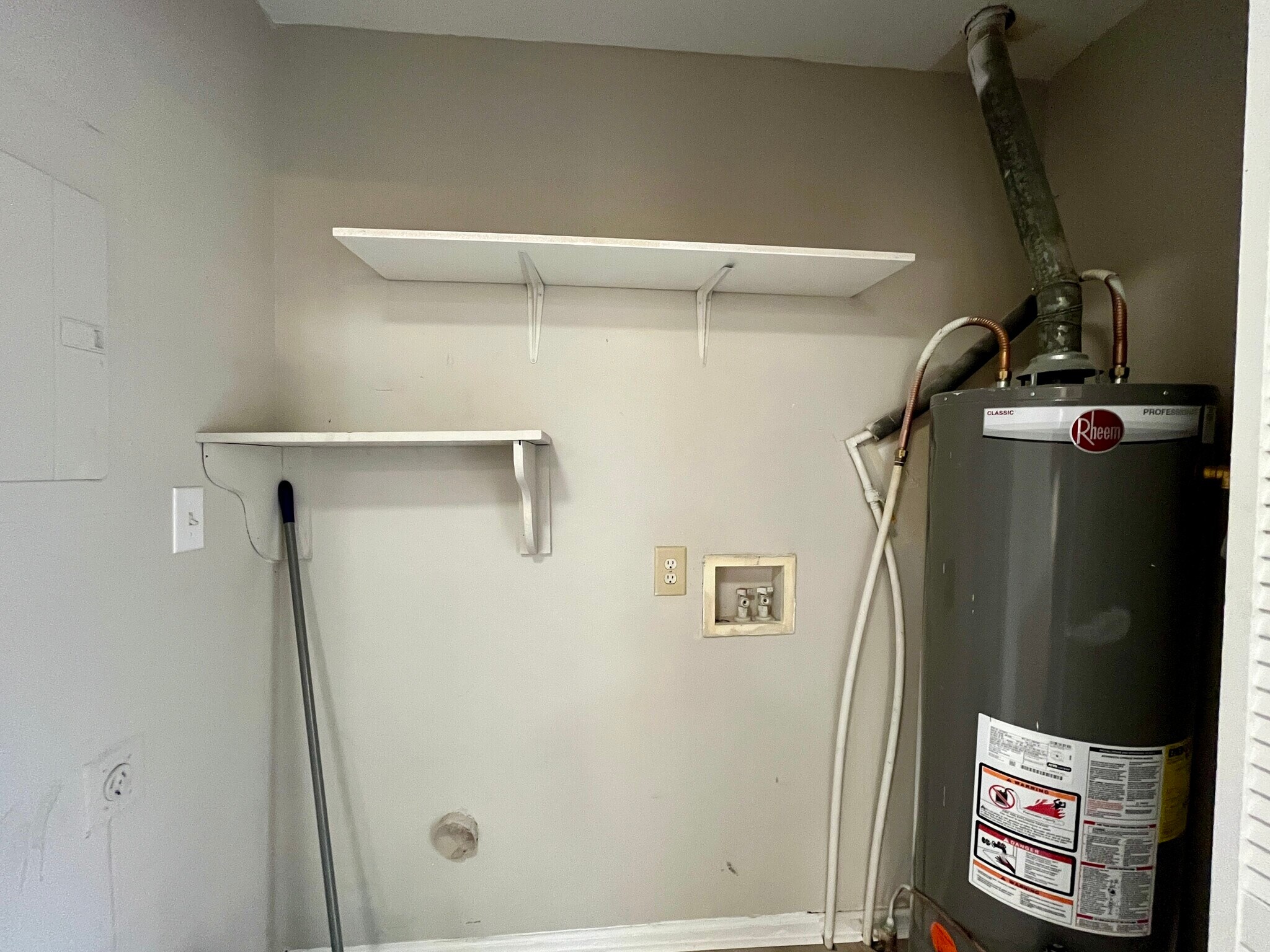 Building Photo - 510 Martha Ave