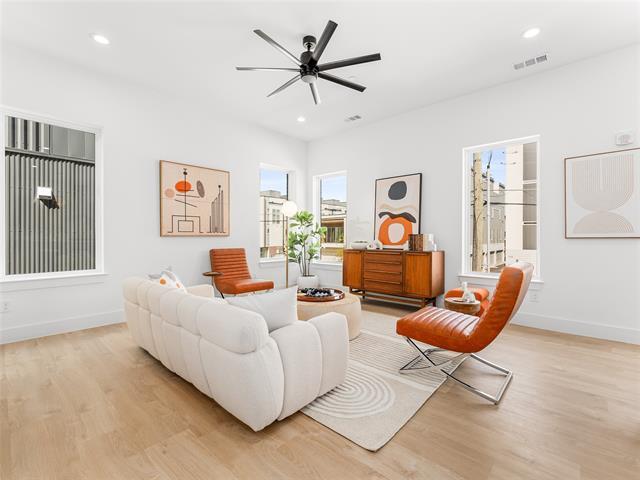 Building Photo - 2019 N Prairie Ave