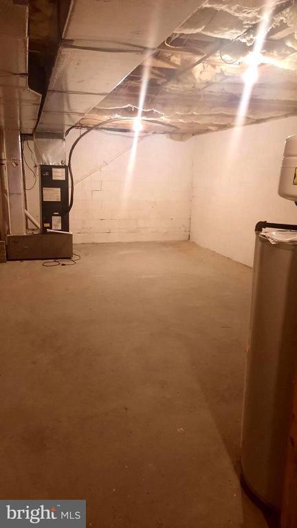 Building Photo - 57 N Cherry St