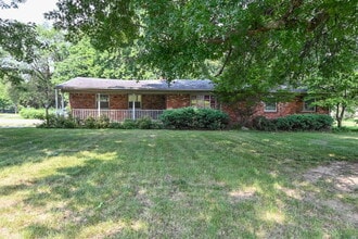 Building Photo - Charming 3-Bedroom Retreat with 2 Full Baths on South Meridian Street – 1516 Sq Ft of Comfort in ...