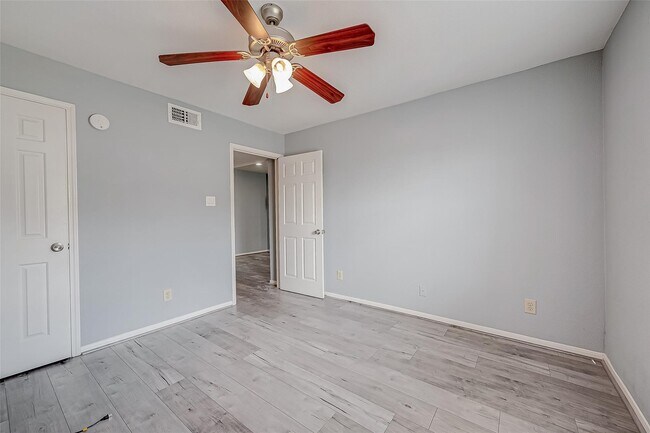 Building Photo - 14600 Fonmeadow Dr