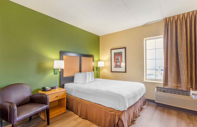 Building Photo - Furnished Studio-Chicago - Lombard - Oak Brook