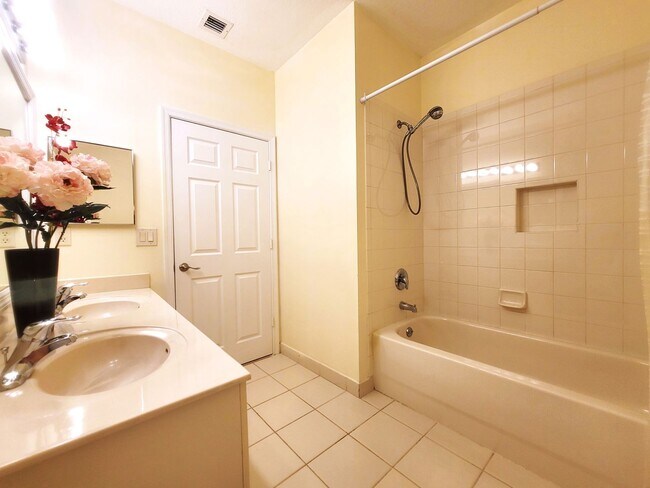 Building Photo - Vero Beach Florida Vero Beach Rent, LLC and Rental Property Management Company