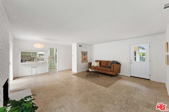 Building Photo - 22736 Cantlay St