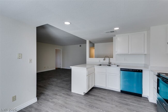 Building Photo - 3790 Shirebrook Dr