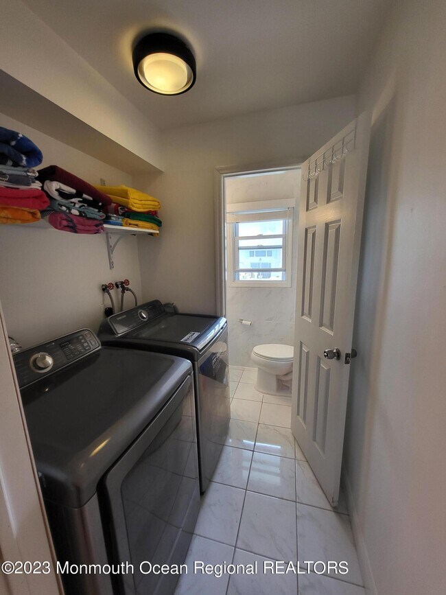 Building Photo - 18 Village Rd