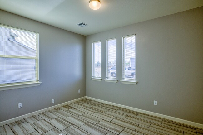 Building Photo - 11491 Summer Dr