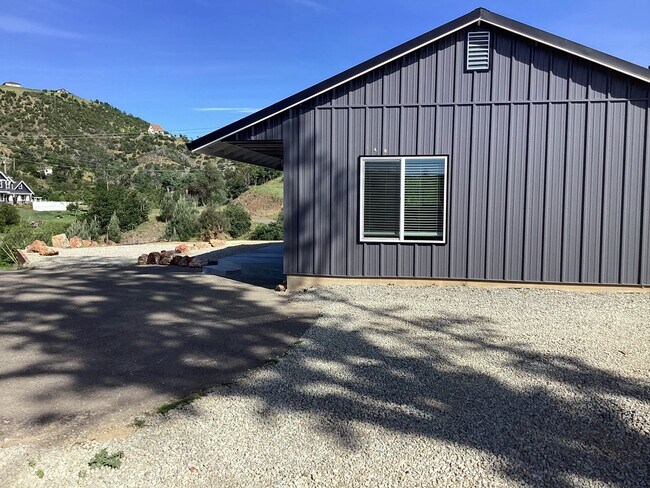 Building Photo - Newly Built Home Near Salt Creek Trail Move in Ready
