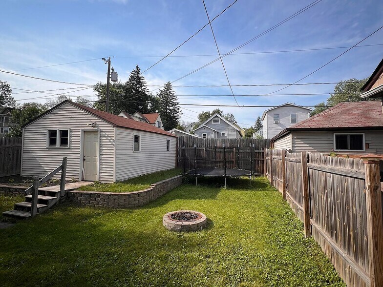 Building Photo - 3165 Vernon St