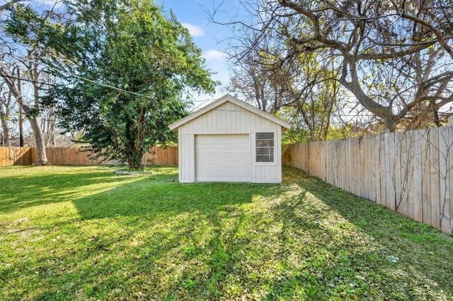 Building Photo - 7726 Claiborne St