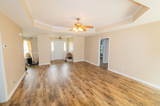 Building Photo - 1802 N Leah Ln