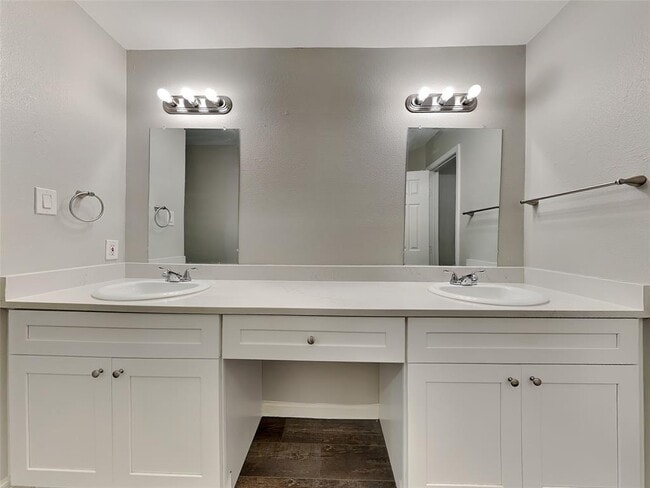 Building Photo - 5523 Cactus Forest Dr