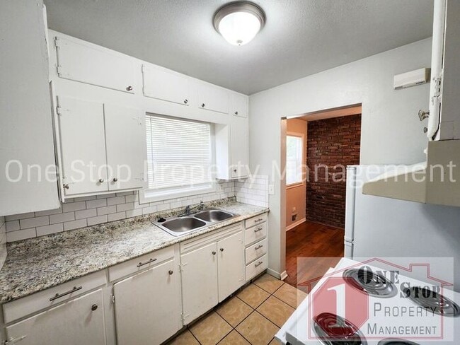 Building Photo - Cute 2-bedroom, 1-bathroom in Independence!