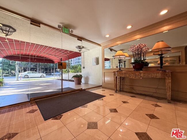 Building Photo - 10751 Wilshire Blvd