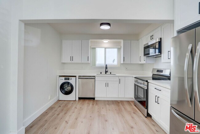 Building Photo - 1031 Laurel Ave