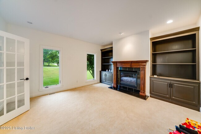 Building Photo - 12307 Ridgeview Dr