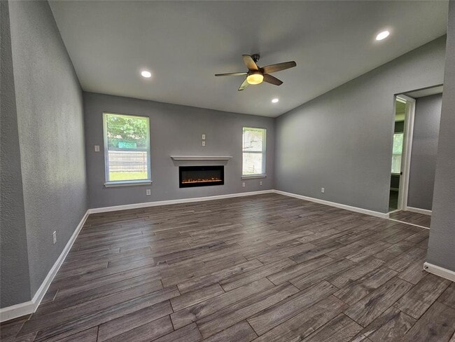 Building Photo - 2603 Peach Tree Ln