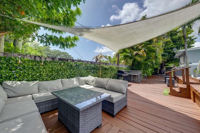 Building Photo - 3609 SW 58th Ave