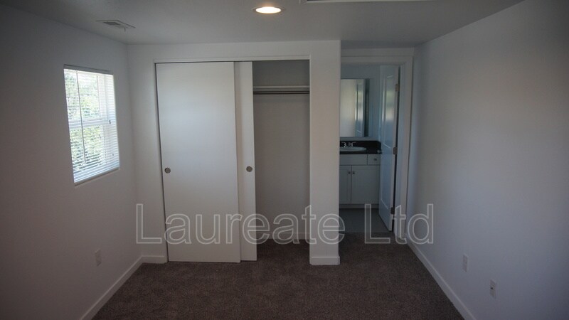 Building Photo - 1800 S Cook St