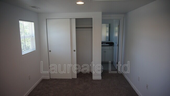 Building Photo - 1800 S Cook St