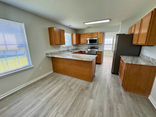 Building Photo - *JULY RENT SPECIAL* Longs - 4 Bedroom / 2....