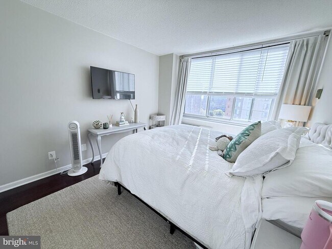 Building Photo - 11801 Rockville Pike