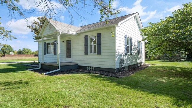 Building Photo - 3582 N Milford Rd