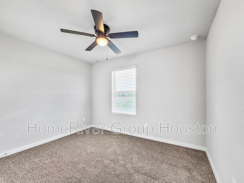 Building Photo - 18815 Chisholm Mdws Dr